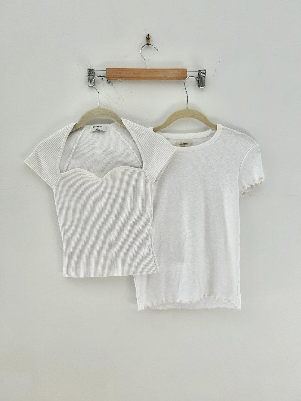 Bundle of Two White T-Shirts from Madewell and Aritzia (XS/S)